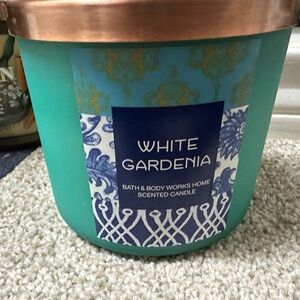 Bath and Body Works White Gardenia Candle 2015
